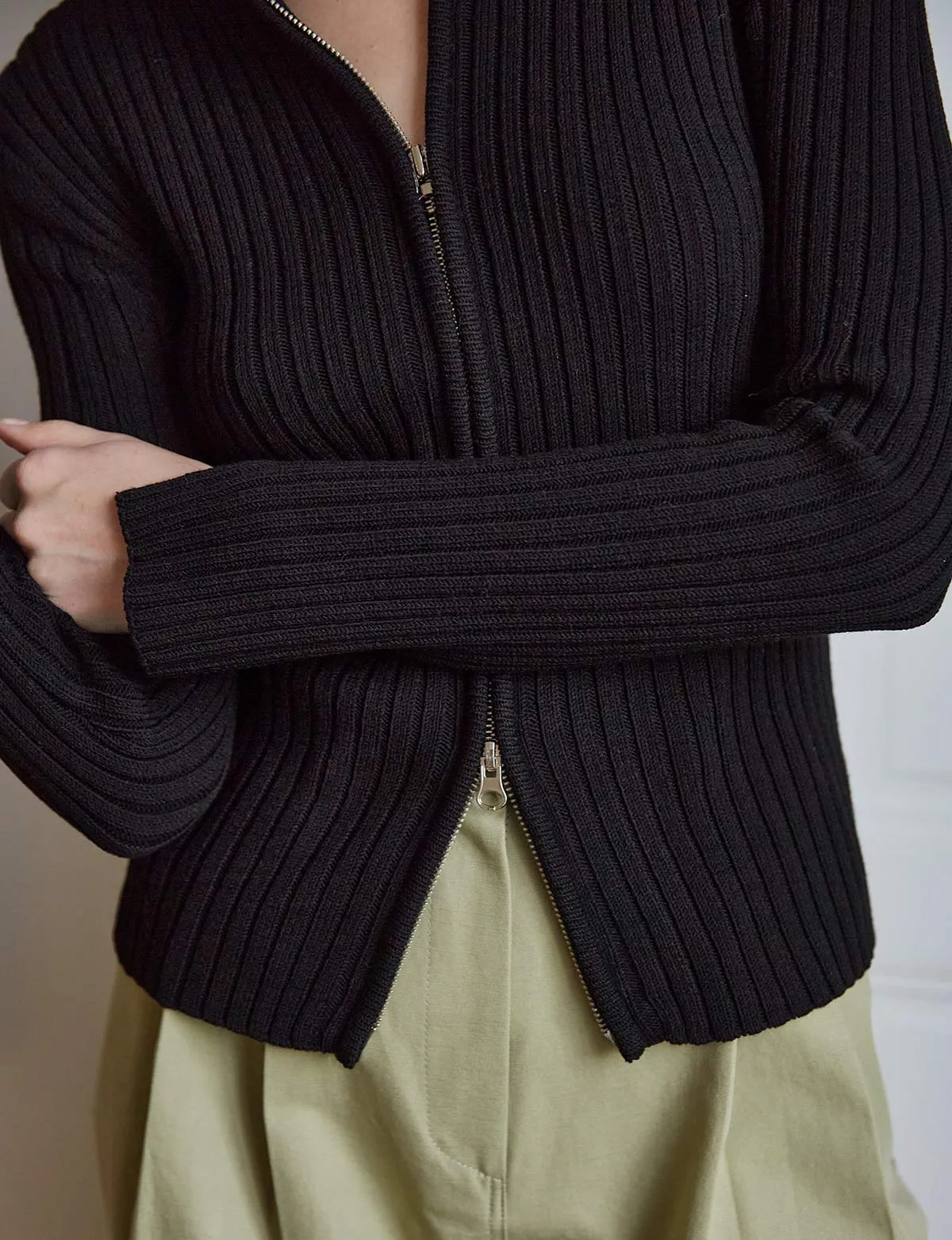 Black Ribbed Zipper Cardigan -BESTSELLER