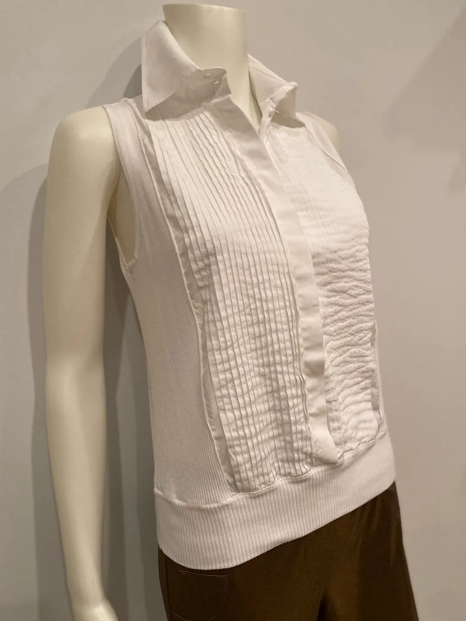 Chanel 05P, 2005 Spring White Cotton Top Blouse Pleated Front FR 42